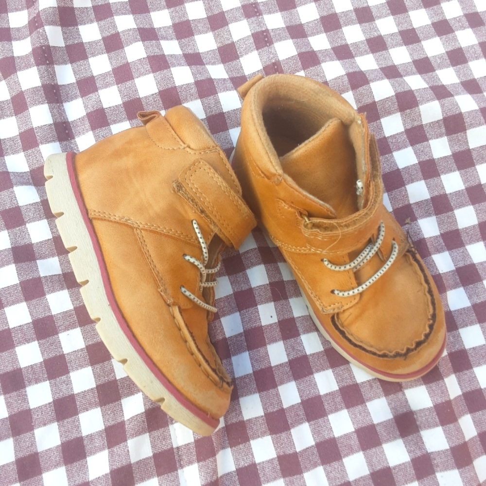 🍀3/15 B'gosh Girl boots 🤎